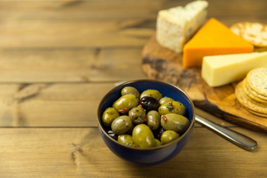 Olives marinées